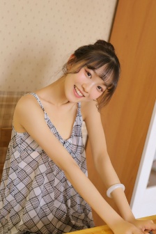 花蝴蝶与野玫瑰